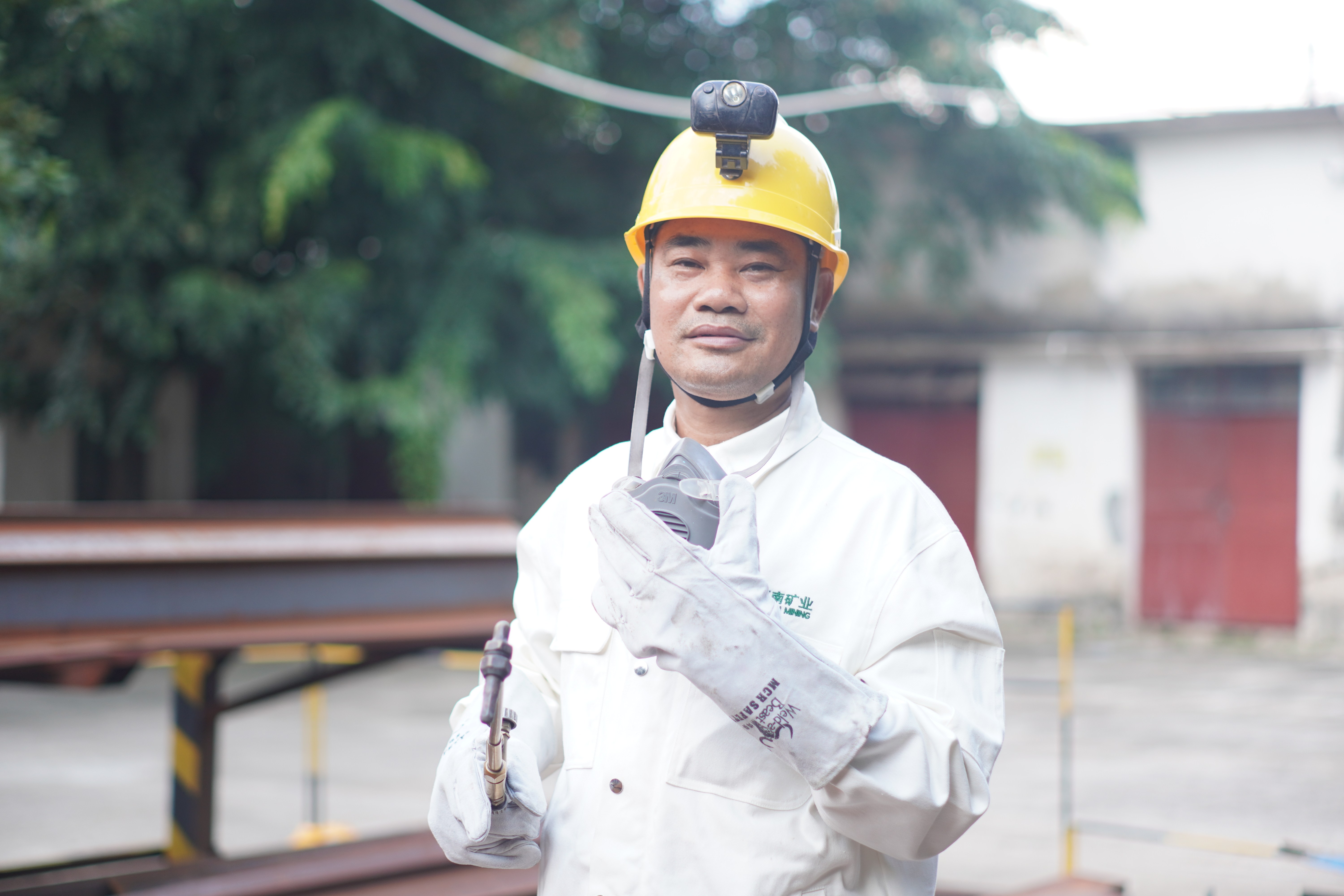 全國(guó)表彰！海南礦業(yè)員工李勇榮膺全國(guó)勞動(dòng)模范